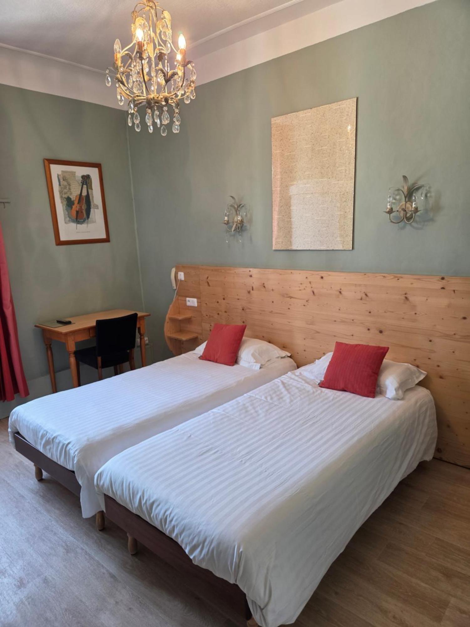 Hostellerie Du Parc كامبو-لي-بان المظهر الخارجي الصورة
